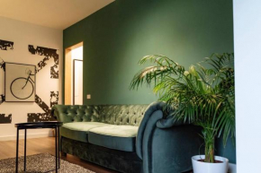 Superb 2BR Apartment - Old Town - Netflix + Prime